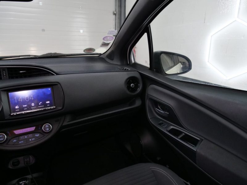 TOYOTA YARIS 100H COLLECTION 5P 2018