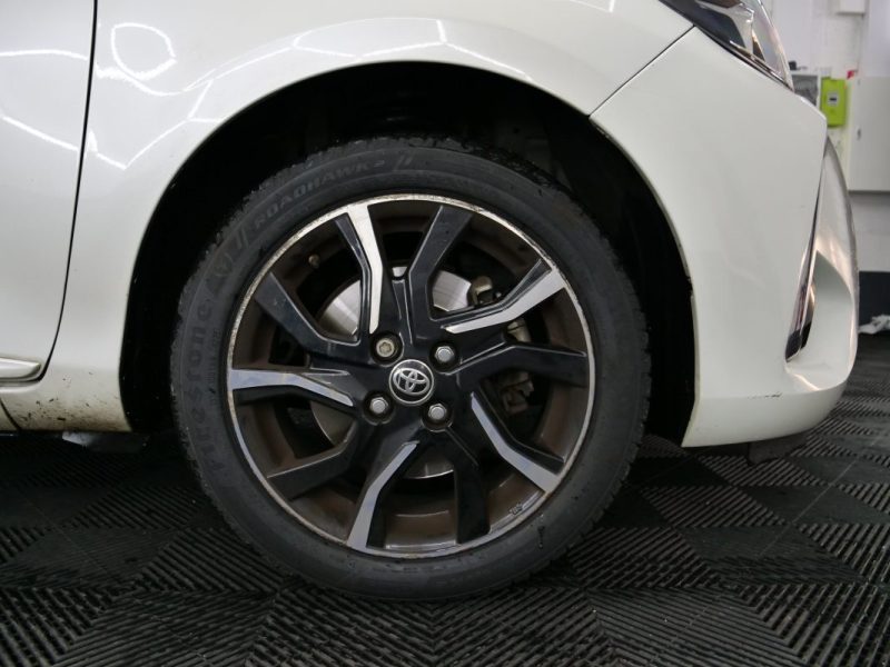 TOYOTA YARIS 100H COLLECTION 5P 2018