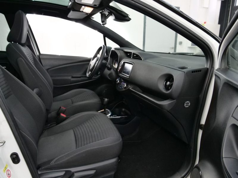 TOYOTA YARIS 100H COLLECTION 5P 2018