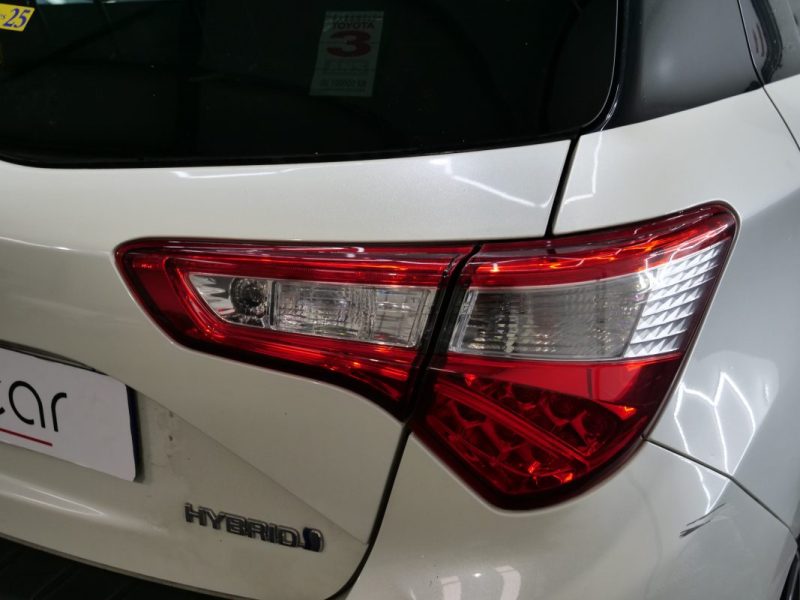 TOYOTA YARIS 100H COLLECTION 5P 2018