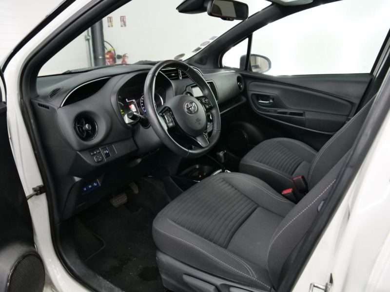 TOYOTA YARIS 100H COLLECTION 5P 2018