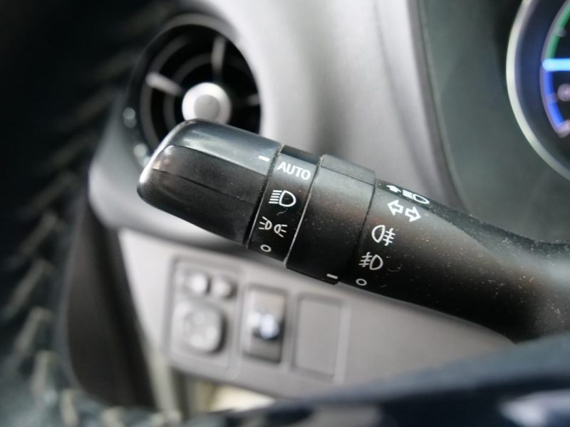 TOYOTA YARIS 100H COLLECTION 5P 2018