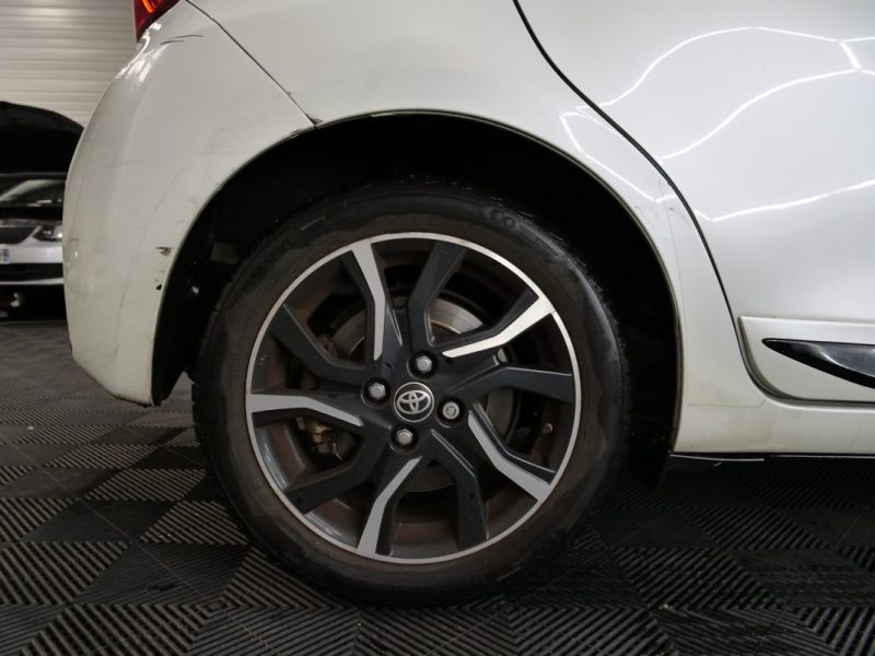 TOYOTA YARIS 100H COLLECTION 5P 2018