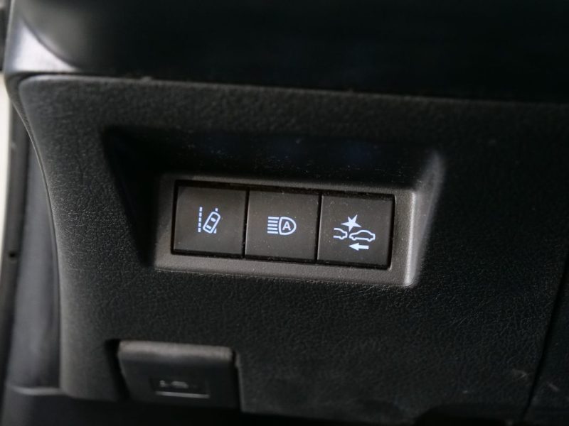 TOYOTA YARIS 100H COLLECTION 5P 2018