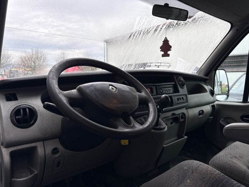 RENAULT MASTER BENNE 3.5T 2.5 DCI 100 (MOTEUR 170 000 KMS SUR FACTURE ) 