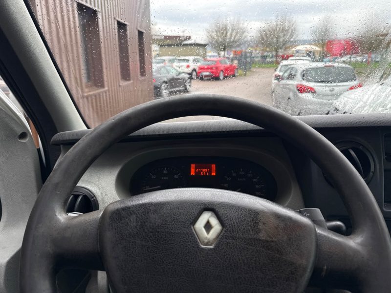 RENAULT MASTER BENNE 3.5T 2.5 DCI 100 (MOTEUR 170 000 KMS SUR FACTURE ) 