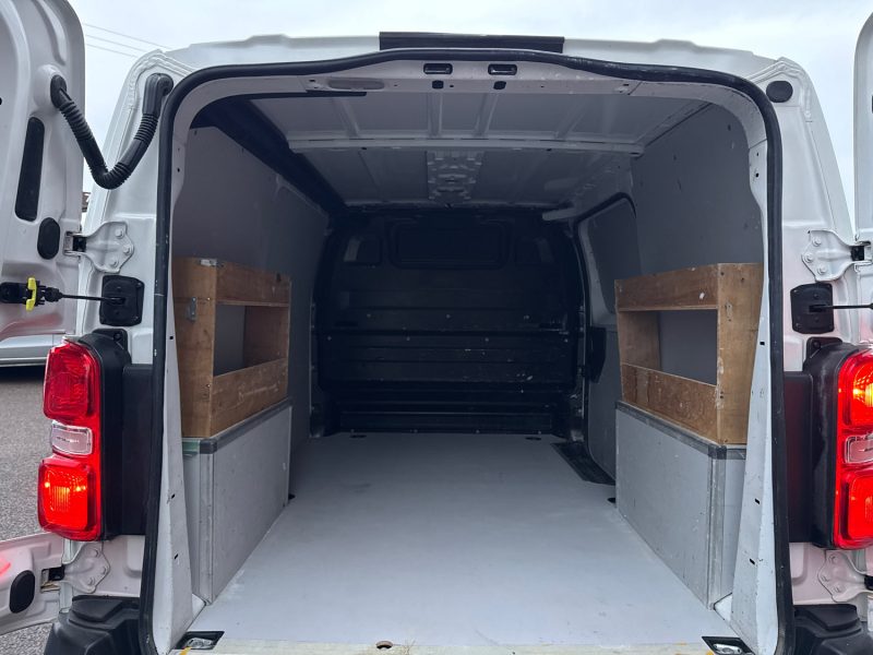 CITROEN JUMPY M 2.0 BLUEHDI 120CH CONFORT S&S 1ÈRE MAIN 12 075€ HT  