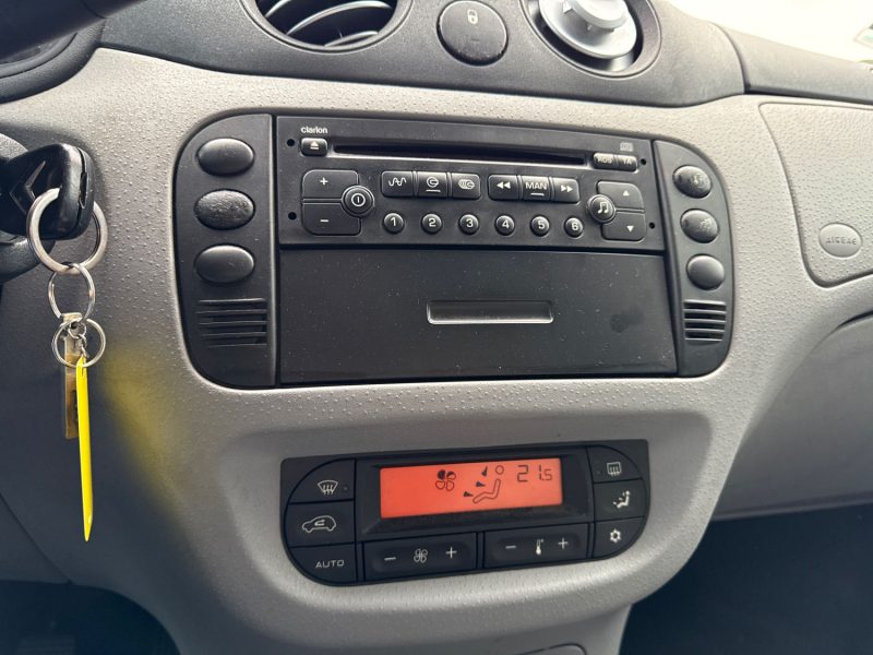 CITROEN C3 1.4I 75 Exclusive 