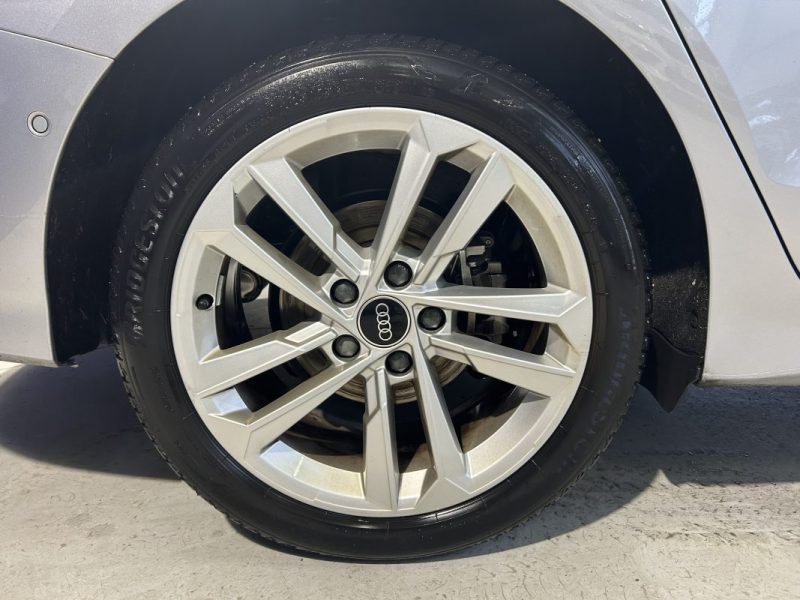 AUDI A3 BERLINE 35 TFSI 150CV MILD HYBRID S TRONIC / TOIT OUVRANT & SIÈGES CHAUFFANTS