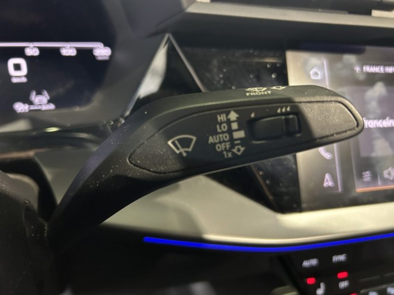 AUDI A3 BERLINE 35 TFSI 150CV MILD HYBRID S TRONIC / TOIT OUVRANT & SIÈGES CHAUFFANTS