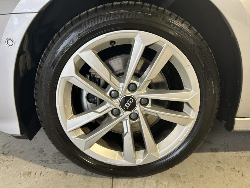 AUDI A3 BERLINE 35 TFSI 150CV MILD HYBRID S TRONIC / TOIT OUVRANT & SIÈGES CHAUFFANTS