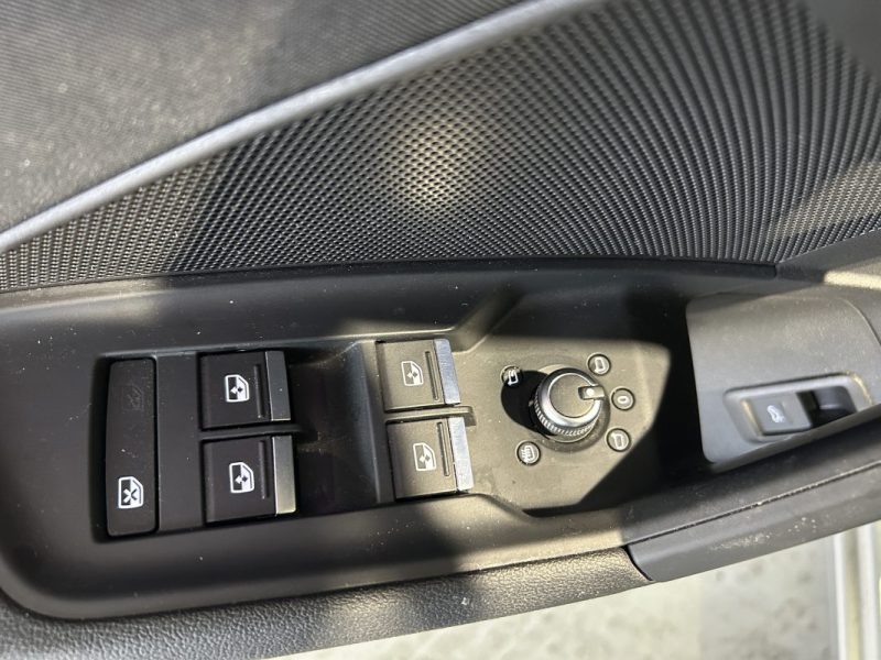 AUDI A3 BERLINE 35 TFSI 150CV MILD HYBRID S TRONIC / TOIT OUVRANT & SIÈGES CHAUFFANTS