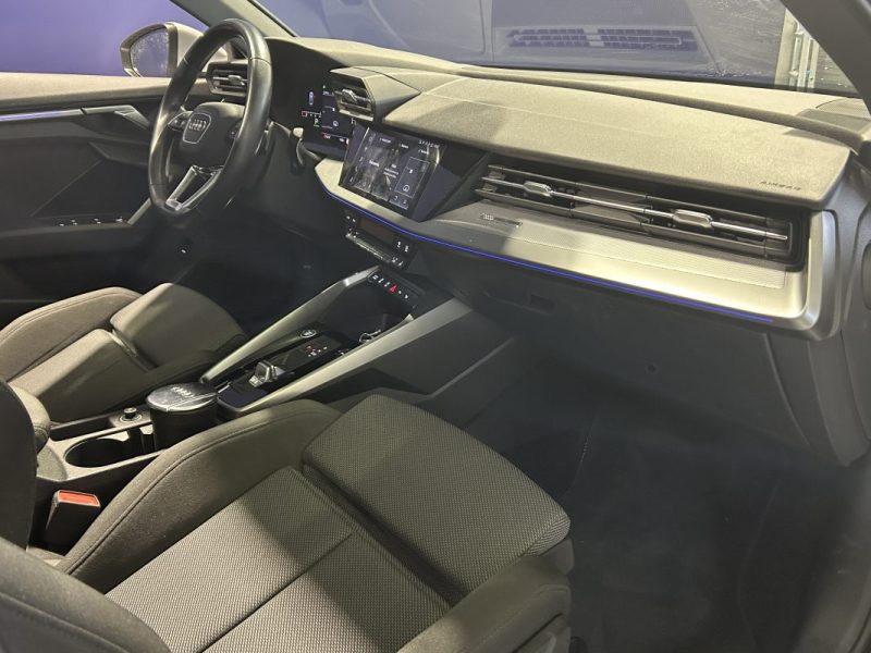 AUDI A3 BERLINE 35 TFSI 150CV MILD HYBRID S TRONIC / TOIT OUVRANT & SIÈGES CHAUFFANTS