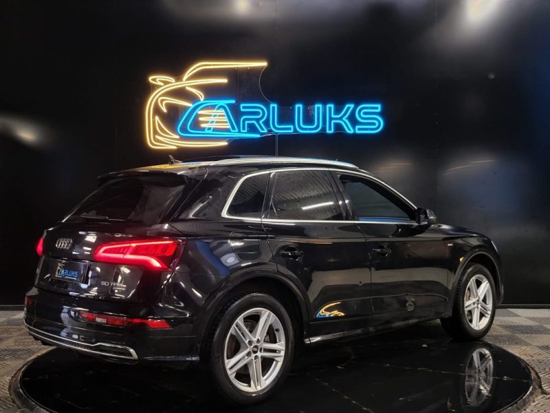 AUDI Q5 50 TFSIE 299CH S LINE QUATTRO S TRONIC 7 / TOIT OUVRANT + APPLE CARPLAY + HAYON ELECTRIQUE / 
