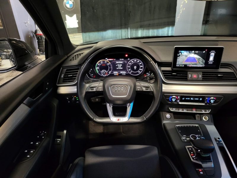 AUDI Q5 50 TFSIE 299CH S LINE QUATTRO S TRONIC 7 / TOIT OUVRANT + APPLE CARPLAY + HAYON ELECTRIQUE / 