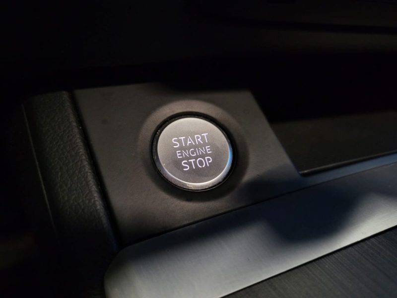 AUDI Q5 50 TFSIE 299CH S LINE QUATTRO S TRONIC 7 / TOIT OUVRANT + APPLE CARPLAY + HAYON ELECTRIQUE / 