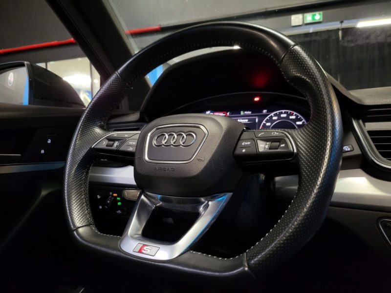 AUDI Q5 50 TFSIE 299CH S LINE QUATTRO S TRONIC 7 / TOIT OUVRANT + APPLE CARPLAY + HAYON ELECTRIQUE / 