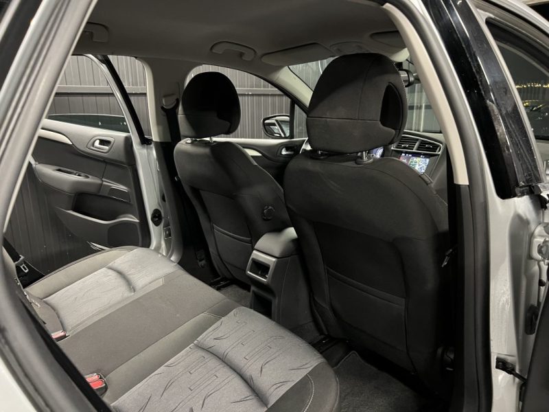 CITROEN C4 II 1.6 HDI 92 Cv 29 100 Kms REELS / 5 PORTES ECRAN GPS CRIT AIR 2 - GARANTIE 1 AN