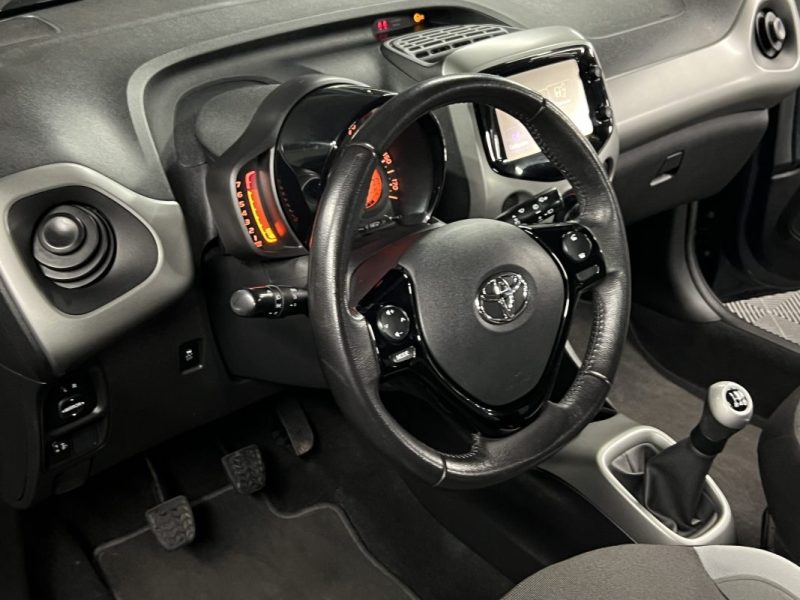 TOYOTA AYGO II 1.0 VVT-i 69 Cv 5 PORTES CLIMATISATION ECRAN TACTILE CAMERA RECUL - GARANTIE 1 AN
