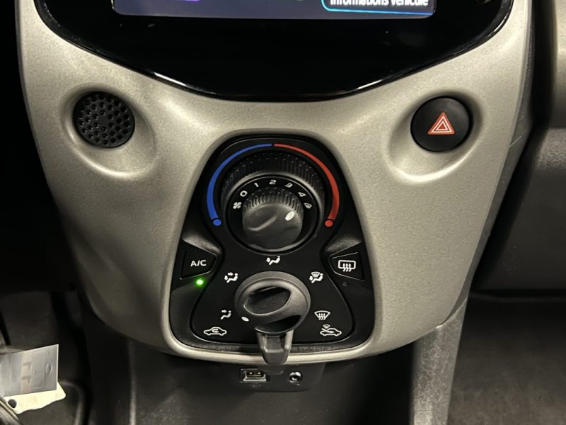 TOYOTA AYGO II 1.0 VVT-i 69 Cv 5 PORTES CLIMATISATION ECRAN TACTILE CAMERA RECUL - GARANTIE 1 AN