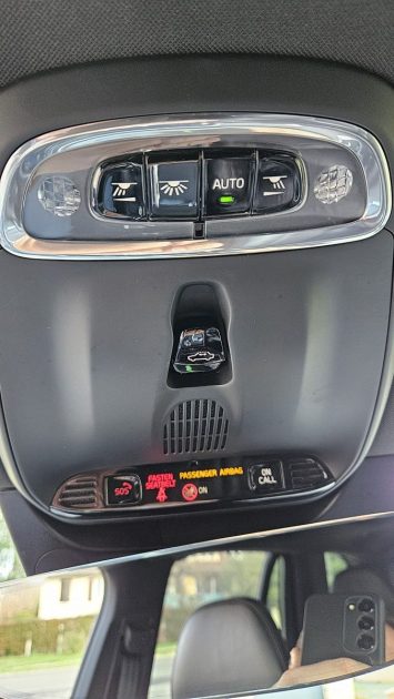 VOLVO XC90 II 2.0 235CV D5 AWD R-DESIGN CUIR CAMERA 360 TETE HAUTE BOWERS&WILKINS