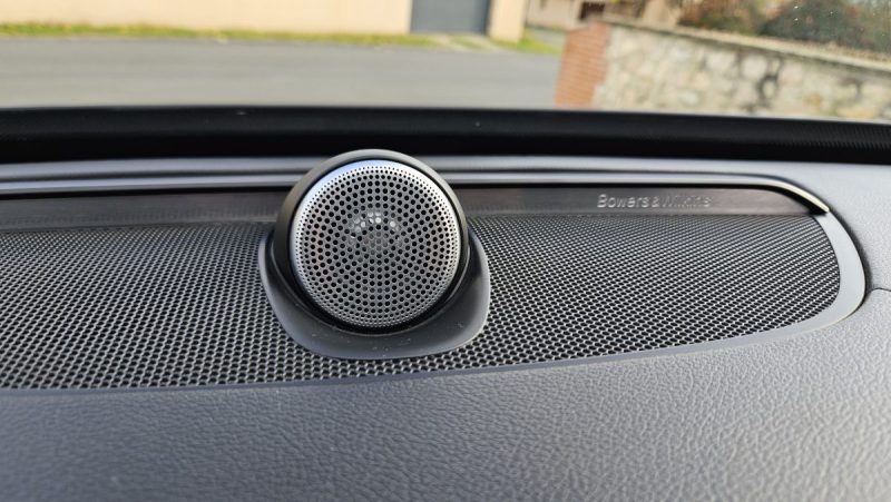 VOLVO XC90 II 2.0 235CV D5 AWD R-DESIGN CUIR CAMERA 360 TETE HAUTE BOWERS&WILKINS