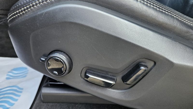 VOLVO XC90 II 2.0 235CV D5 AWD R-DESIGN CUIR CAMERA 360 TETE HAUTE BOWERS&WILKINS