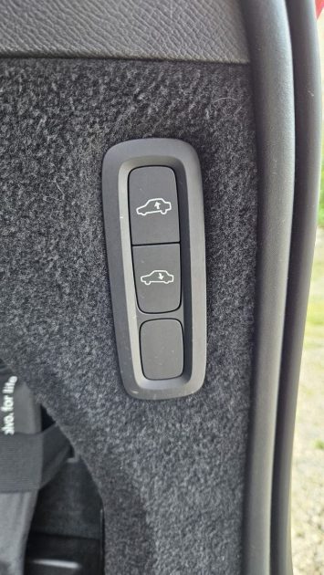 VOLVO XC90 II 2.0 235CV D5 AWD R-DESIGN CUIR CAMERA 360 TETE HAUTE BOWERS&WILKINS