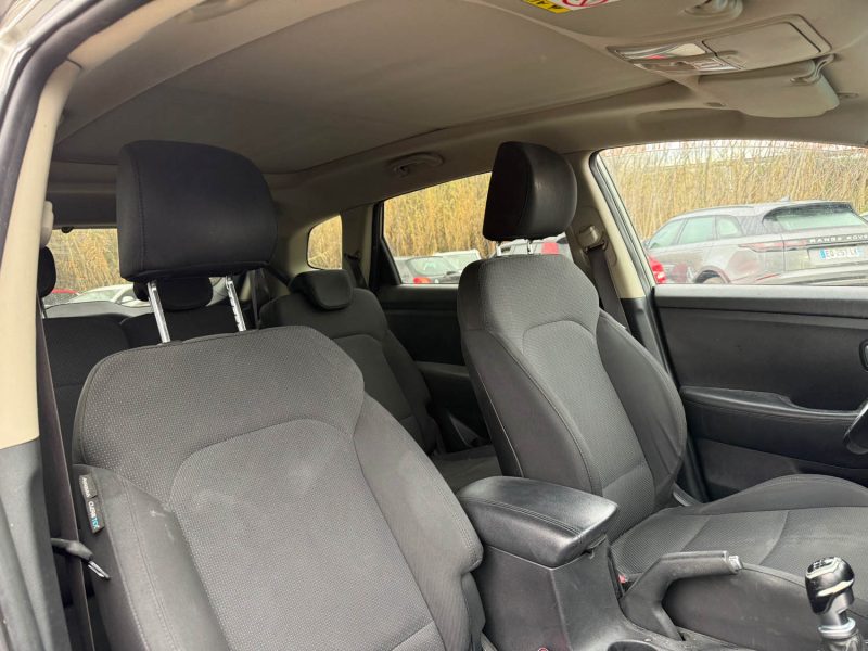 KIA CARENS 1.7 CRDi 115ch Active ISG 7 places 212MKM