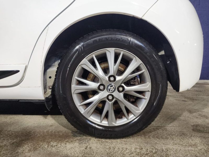 TOYOTA YARIS DYNAMIC 1.5 HYBRID-100cv-BVA-1ER MAIN-ENTRETIEN A JOUR