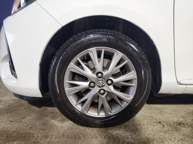 TOYOTA YARIS DYNAMIC 1.5 HYBRID-100cv-BVA-1ER MAIN-ENTRETIEN A JOUR