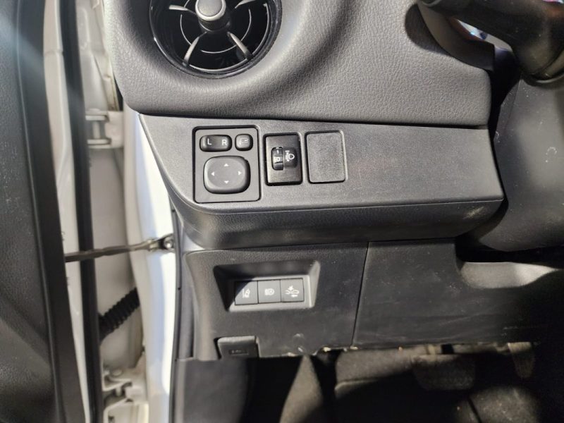 TOYOTA YARIS DYNAMIC 1.5 HYBRID-100cv-BVA-1ER MAIN-ENTRETIEN A JOUR