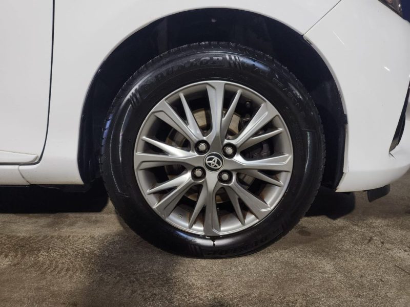 TOYOTA YARIS DYNAMIC 1.5 HYBRID-100cv-BVA-1ER MAIN-ENTRETIEN A JOUR