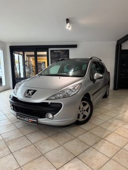 PEUGEOT 207 SW – FAIBLE KM – TOIT PANO – ATTELAGE -GARANTIE 12 MOIS -MOTEUR À CHAÎNE  