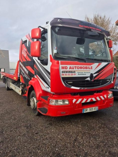 RENAULT MIDLUM dépanneuse tracteur routier  DEPANNAGE REMORQUAGE EXPRESS