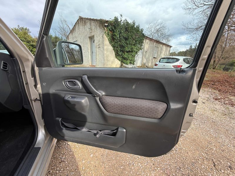 SUZUKI JIMNY 1.3 VVT 85 JLX CLIM  2006