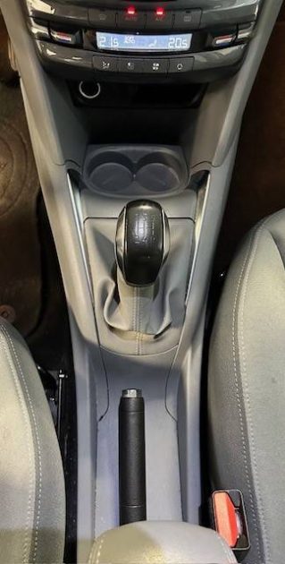 PEUGEOT 208 I (CA_, CC_) 1.6 VTI 120CH BVM5 ALLURE 0001