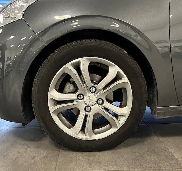 PEUGEOT 208 I (CA_, CC_) 1.6 VTI 120CH BVM5 ALLURE 0001