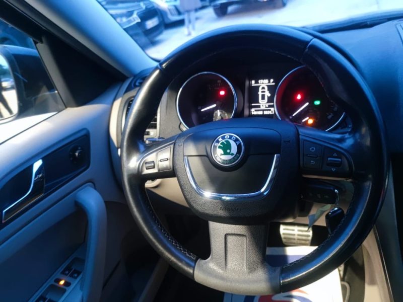 SKODA YETI 1.2 TSI ELEGANCE DSG 4X2 2012