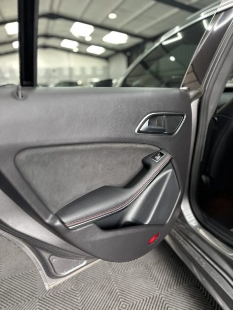 Mercedes CLA 200d Business 7G-DCT | 68 000 KM | Toit ouvrant | jantes noir