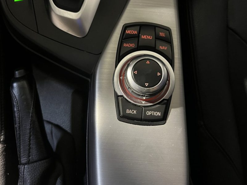 B.M.W. SERIE 1  BVA - URBAN CHIC - CUIR - GPS  SUIVI FACTURES - 195000KM - 