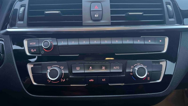 B.M.W. SERIE 1 116D 116CH URBANCHIC 5P 2019