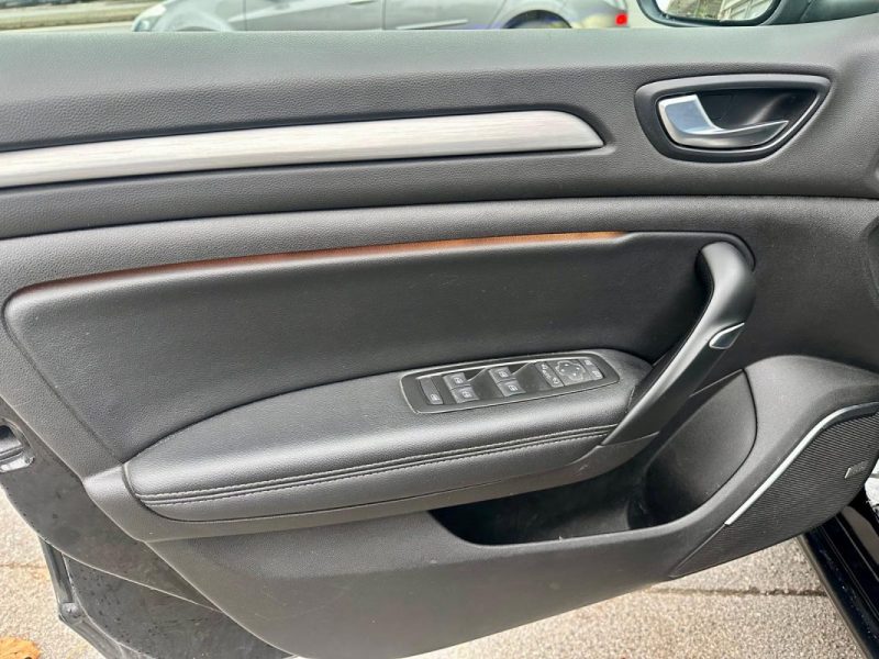 RENAULT MEGANE IV 1.5 BLUE DCI 115 BOSE EDITION EDC 