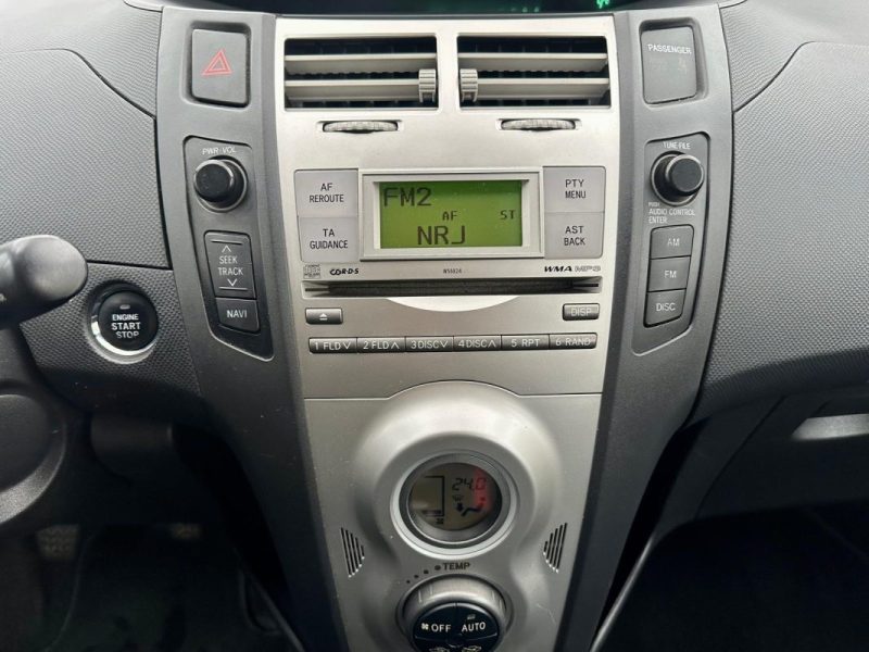 TOYOTA YARIS 1.4 D-4D 90 SOL *1ÈRE MAIN* 