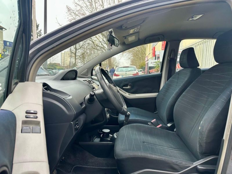 TOYOTA YARIS 1.4 D-4D 90 SOL *1ÈRE MAIN* 