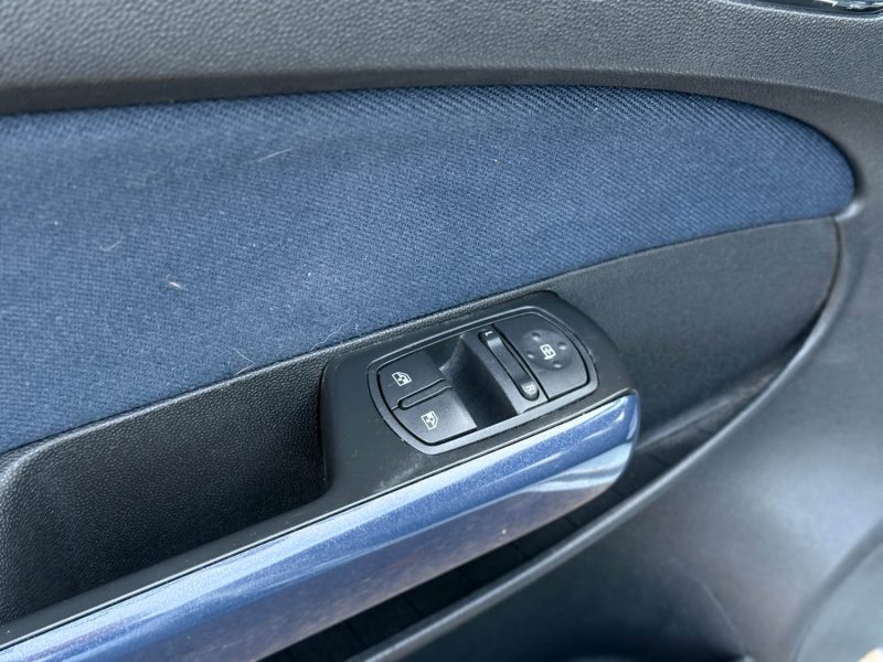 OPEL CORSA 1.4 Twinport 90ch ENJOY – Clim – Jantes Alu – Révisée & Garantie