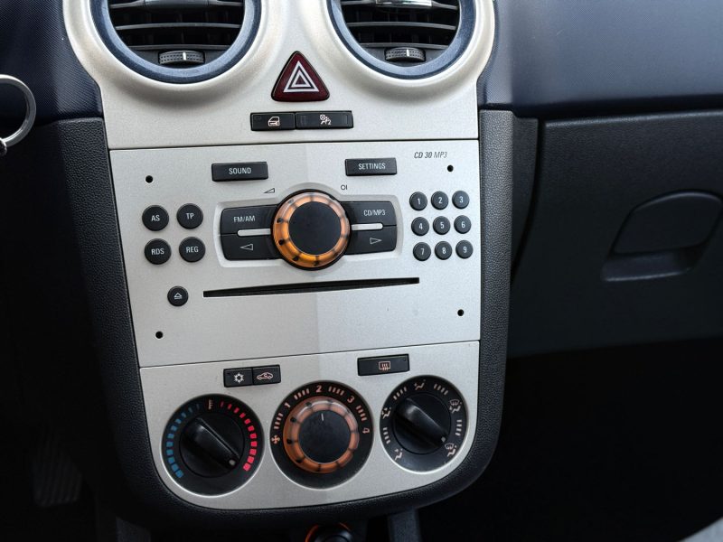 OPEL CORSA 1.4 Twinport 90ch ENJOY – Clim – Jantes Alu – Révisée & Garantie