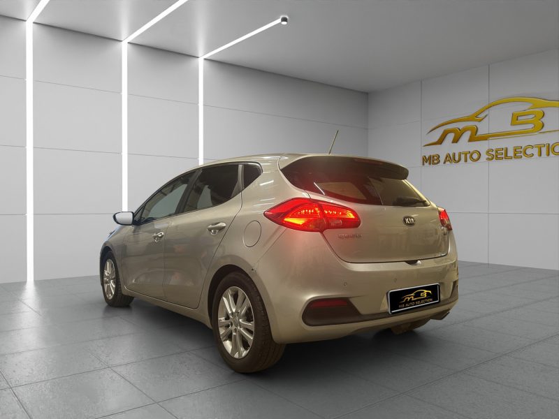 KIA CEED 1.6 CRDI 128CV *TOIT PANOMARIQUE* 