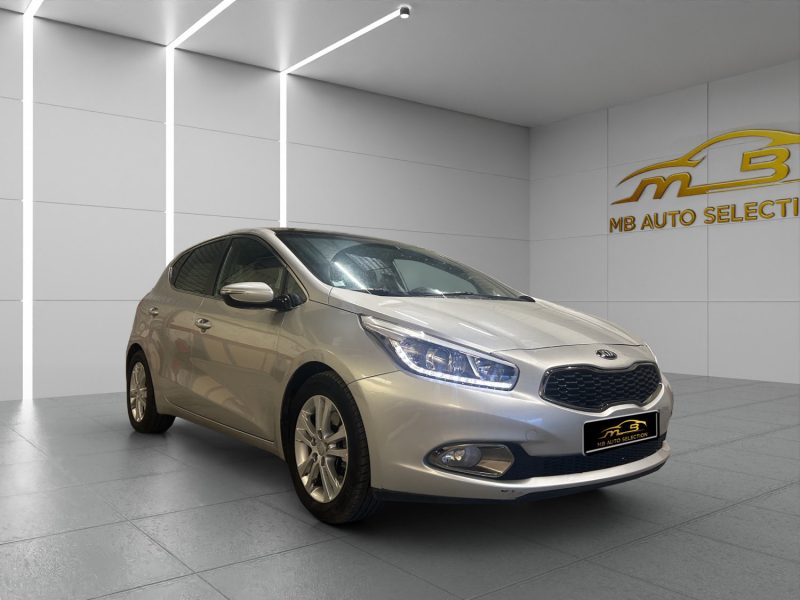 KIA CEED 1.6 CRDI 128CV *TOIT PANOMARIQUE* 