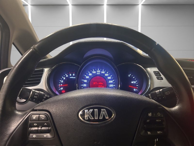 KIA CEED 1.6 CRDI 128CV *TOIT PANOMARIQUE* 
